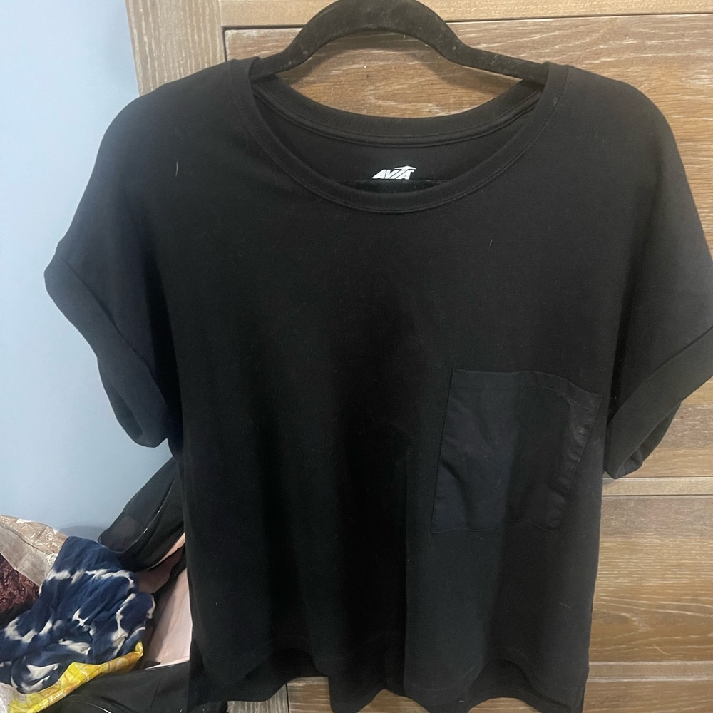 Black Avia Cropped Shirt